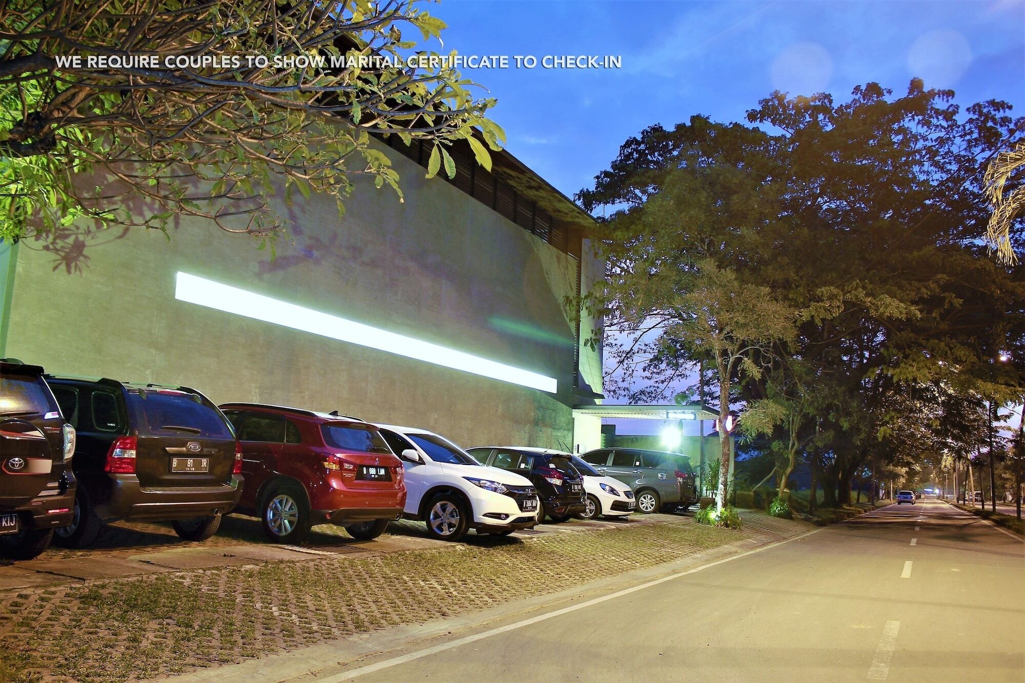 Zen Rooms Permata Karawaci Syariah Tangerang Exterior photo